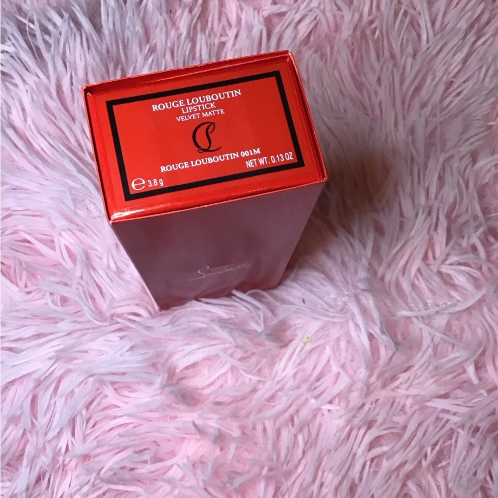 Christian Louboutin Bold Red Lipstick - Picture 5 of 5